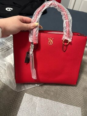 Red VS purse - BNWT